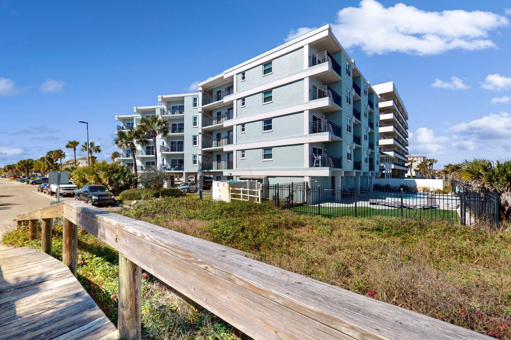 Jax Beach Oceanfront Getaway 杰克逊维尔海滩 客房 照片